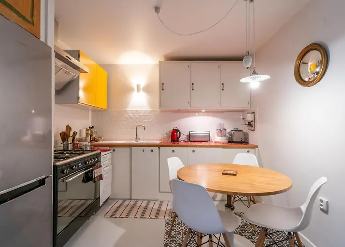 Апартаменты Le Grand Marais Direct Metro To The Eiffel Tower