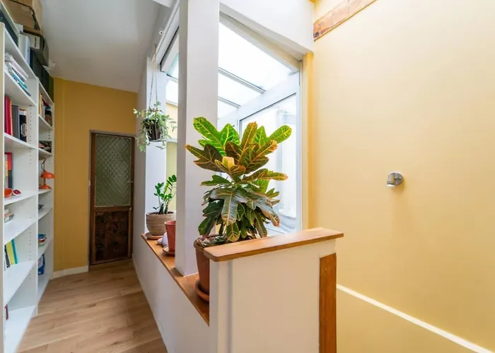 Апартаменты Le Grand Marais Direct Metro To The Eiffel Tower