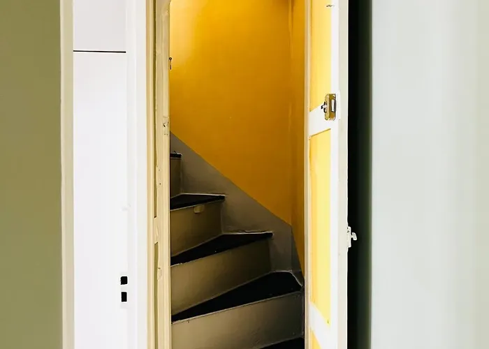 Апартаменты Le Grand Marais Direct Metro To The Eiffel Tower